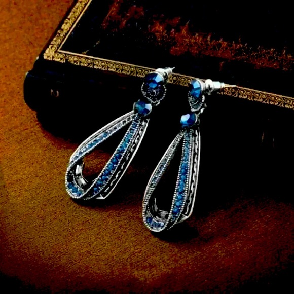 New Gorgeous Bridgerton Era Sterling Silver Blue Sapphire Drop Earrings - Picture 4 of 5